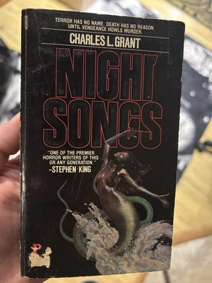 Night Songs by Charles Grant 1984 Pocket Books 1st Printing Paperback Foto 1 de 4