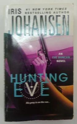Hunting Eve de Iris Johansen suspenso thriller novela Eve Duncan serie Foto 1 de 3