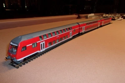 LOCOMOTORA FLEISCHMANN 5625K VINTAGE DE DOS PISOS Y 2 VAGONES DE PASAJEROS Foto 1 de 4