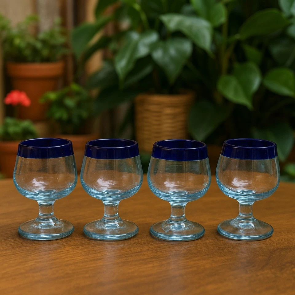 Vaso soplado a mano mexicano - Juego de 4 Brandy Coñac Tequila Snifter Borde Azul Cobalto Foto 1 de 4