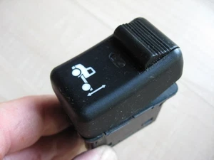 Volvo VNL 20470603 RL2-00000003 Suspension Dump Lower Switch #M266N - Picture 1 of 5