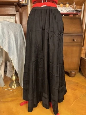 Antigua falda eduardiana victoriana de seda negra gótica miércoles como está Foto 1 de 4