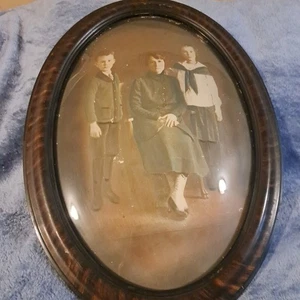 Antikes ovales Blasenbild konvex und Holzrahmen - Bild 1 von 9