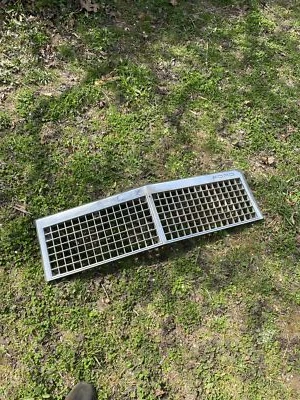 1979 1980 1981 Ford LTD Crown Victoria Vic full size center front grille insert Foto 1 de 4