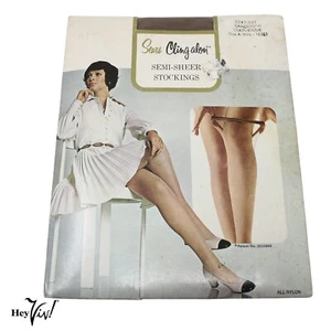 Medias de nailon vintage en paquete Sears Cling-alon arenisca 9 1/2 a 10 1/2 - Imagen 1 de 5