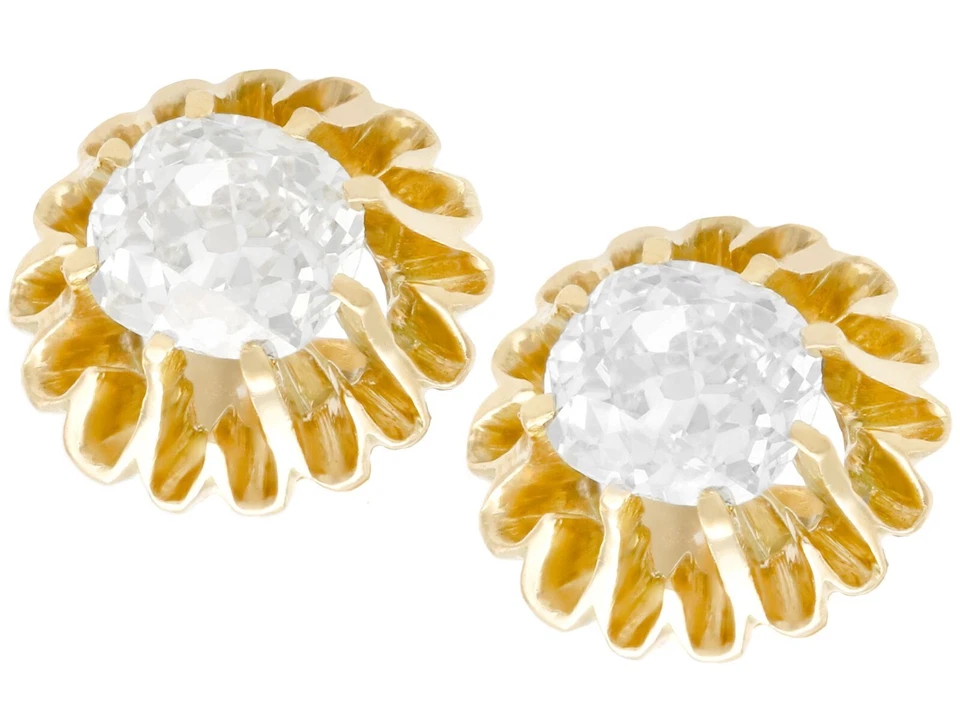 Aretes antiguos de diamantes de 1,13 quilates y oro amarillo de 14 k alrededor de 1900 Foto 1 de 4