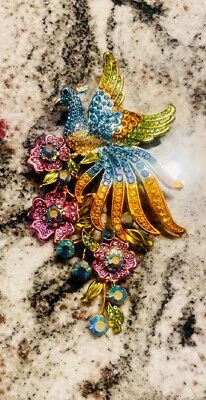 Impresionante enorme broche de flores de pájaro de cristal Heidi Daus Foto 1 de 4