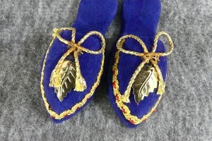 Vintage Felt & Gold Foil Decorated Slippers Christmas Ornaments 3" - Picture 1 of 6
