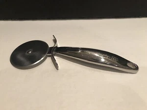 Papa Murphy's Heavy-Duty Pizza Cutter BergHOFF 18/10 Wheel w Finger Guard w/Flaw - Picture 1 of 9