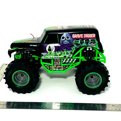 Monster Jam Grave Digger Remote Control Truck 12” 49MHz FOR PARTS ONLY UNTESTED - Image 1 of 4
