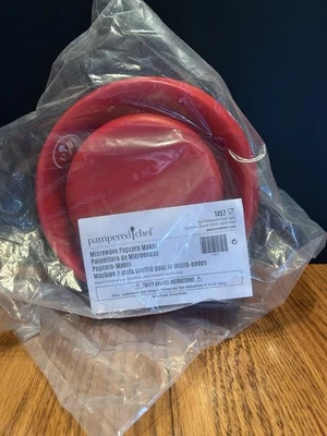 Palomitas para microondas Pampered Chef #1457 silicona roja con tapa NUNCA USADA Foto 1 de 2