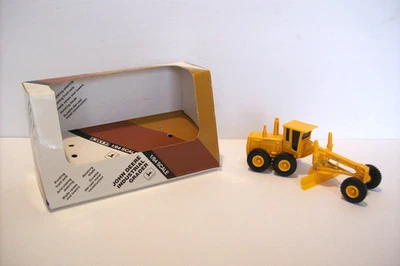 Vintage ERTL JOHN DEERE Industrial Road Grader,  1/64,  NM - Mint Cond, 1987! - Image 1 of 4