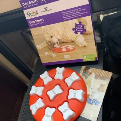 Outward Hound Nina Ottosson Perro Juego de Puzzle Inteligente Grande Naranja Nivel 1 Foto 1 de 4