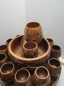 Juego de ponche de madera tallada a mano vintage en Lazy Susan ¡con 14 copas grandes! - Imagen 1 de 20