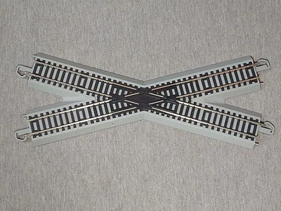 Bachmann E-Z Track HO 33° Crossing H4440-A ~ TS - Image 1 of 4