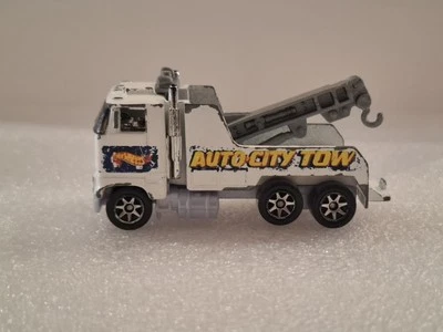 Camión de remolque Hot Wheels, ©️ 1981 Auto City, producido en 1996. Foto 1 de 4