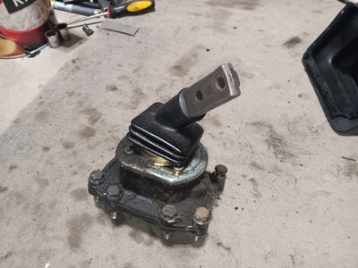 1988-1997 Ford ZF5 F250 F350 transmission shifter base - Image 1 of 3