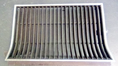 Oldsmobile Cutlass 1986 inserción de parrilla lado del pasajero derecho cromo negro LOC-202DG Foto 1 de 4