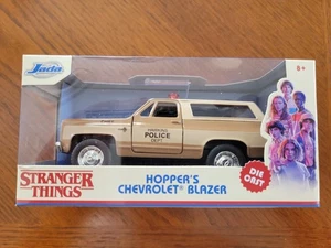 Jada Stranger Things Hopper Chevy Blazer Maßstab 1:32 - Bild 1 von 2