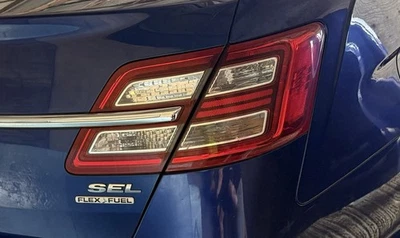 Par de luces traseras Ford Taurus 13-19 OEM Foto 1 de 2