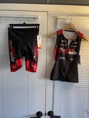 Camiseta deportiva y pantalones cortos de ciclismo Louis Garneau para mujer The Bike & Tri Shop talla S M nueva con etiquetas Foto 1 de 4