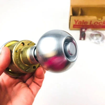 Yale Door Knob Privacy Locking Latch CA5302 Satin Chrome 2-3/8" BS NOS - Image 1 of 4