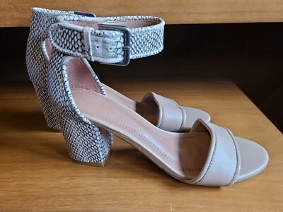 Tahari Block Heel Tan Snake Print Leather Open Toe Sandals Sz 6 Strappy EUC - Image 1 of 4