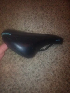 Specialized Aldia 155mm Bicycle Seat Saddle Body Geometry Black Light Blue - Picture 1 of 3