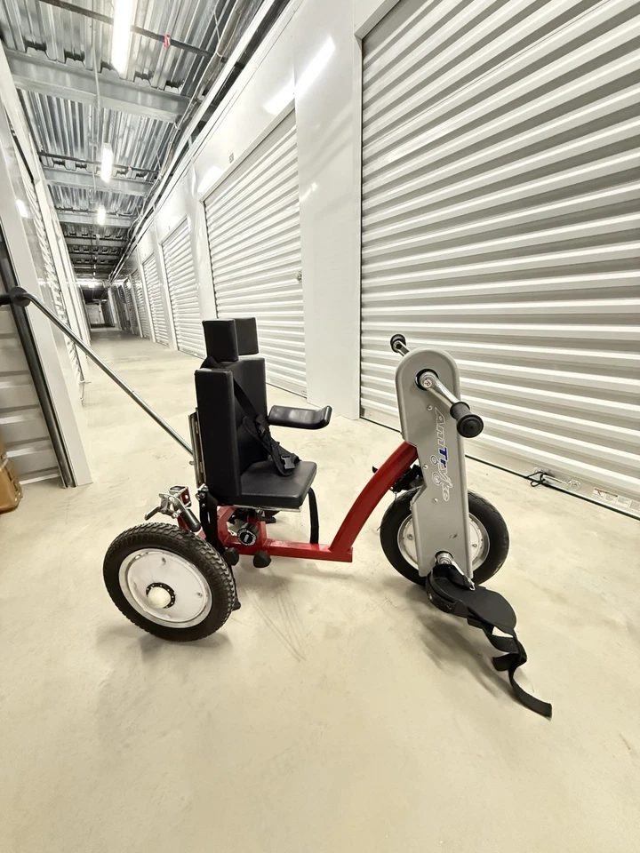 Triciclo terapéutico AmTryke para necesidades especiales serie AM-10 Foto 1 de 4