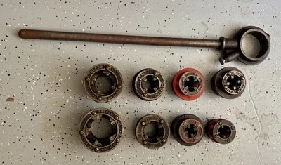 Vintage Toledo No.12 Pipe Threader Ratchet And 7 Dies, Rare! - Image 1 of 2