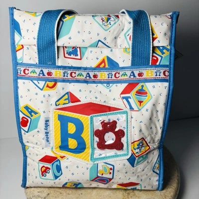 Bolsa de pañales Baby Boom vintage bolso de viaje biberón retro alfabeto aislado años 90’s Foto 1 de 4