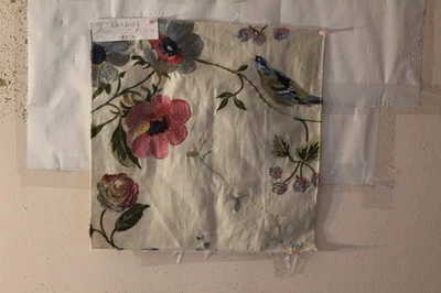 Lee Jofa Meadowood Bordado Floral con Pájaros Cantores Varios Colores y Tamaños Foto 1 de 4