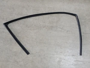 OEM 2011 - 2015 Hyundai Sonata/i45 Window Glass Run Channel Seal Front Right ☎ - Picture 1 of 15