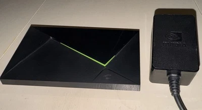 NVIDIA Shield TV P2897 (2017) 16 GB 4K Google Android Streaming Foto 1 de 4