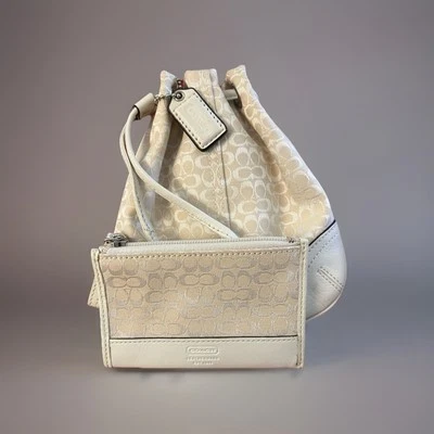 Mini Bolso Cubo COACH y Tarjetero Cuero Cordón. Juego de 2 piezas. Usado en excelente estado. Foto 1 de 4