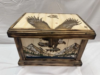 Ящик-тайник с сосной для хранения с орлиной подкладкой из кедра - Изображение 1 из 4