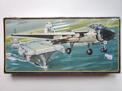 AMT 1:72 Grumman A-6A Intruder Naval Strike Aircraft Plane Model Kit A-647:130 - Image 1 of 3