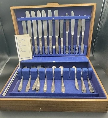 Винтажные посеребренные столовые приборы Rogers Bros и т. д. в деревянном корпусе из нержавеющей стали - Изображение 1 из 4