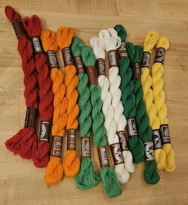 DMC Lote De 12 HILOS DE LANA TAPIZ Bordados A Mano Punta Aguja Foto 1 de 4