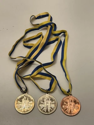 Lote de 3 Medallas de Bronce Oro Plata Olimpiadas Especiales - Habilidad Coraje Compartir Alegría Foto 1 de 3