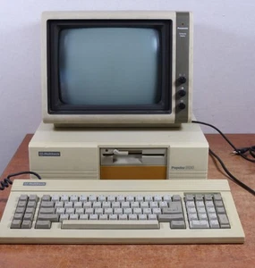 MULTITECH POPULAR 500 MPF PC + Keyboard + Panasonic Monitor Klassiker VINTAGE PC - Afbeelding 1 van 19