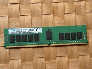 Samsung 16GB (1x16GB)Server-DDR4 M393A2K43BB1-CRC4Q S PC4-2400T-RE1-11-MC0#RX152 - Picture 1 of 2