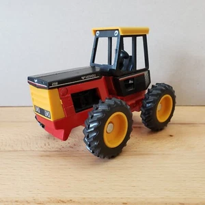Scale Models Versatile 256 4WD Articulating Tractor 1:32 - Picture 1 of 13