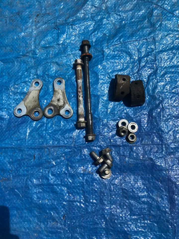 2004 04 Ktm 625Smc 625 LC4 Smc Engine Mounts Holder Bracket Support Hardware OEM - Image 1 of 1