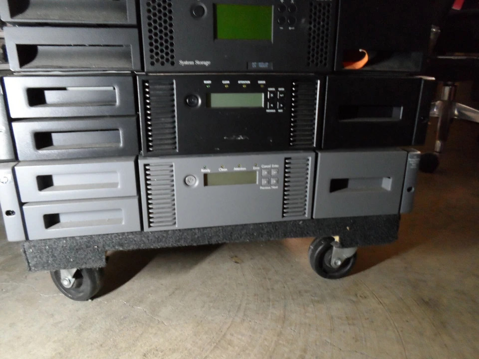 Oracle SUN SL24 2U ONE LTO4 SAS HH Library 380-1643 SL24-1L4H-SAS-Z 380-1601 - Image 1 of 4