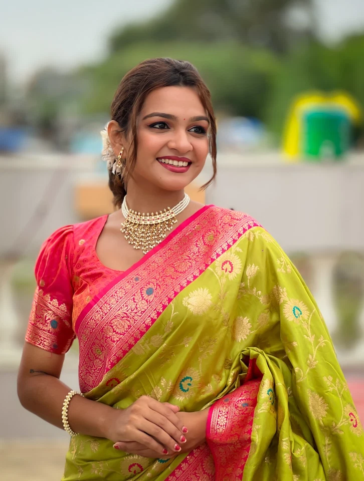 Blusa sari de seda nupcial de diseñador Sari Bollywood lista para usar étnica del sur de la India Foto 1 de 4