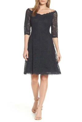 TADASHI SHOJI Vestido Bordado Preto Azul Marinho com Renda Ombro a Ombro 16 = XL 💙 - Imagem 1 de 4