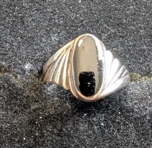 Ring Sterlingsilber Flügel schwarzer Onyx ovaler Stein kleine Größe 6 - Bild 1 von 4