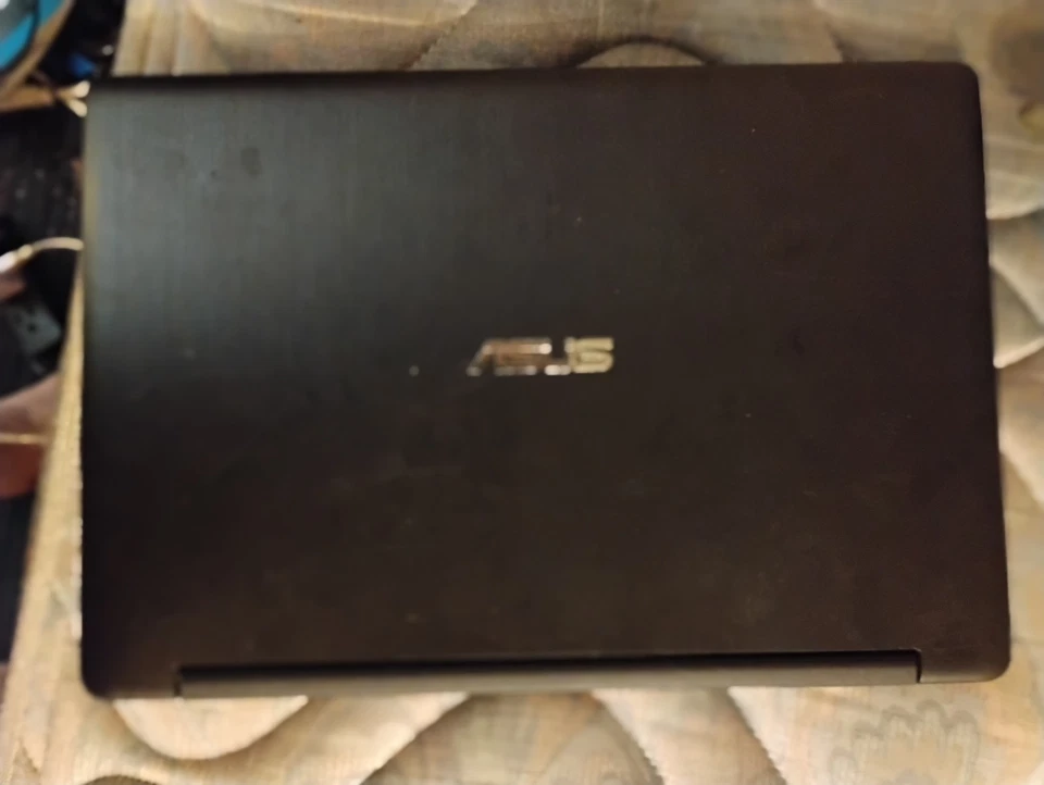 Asus Q302L 13,3" tela sensível ao toque 1.90GHz i3-4030U 6GB 500GB Win 10 2 em 1 - Imagem 1 de 1