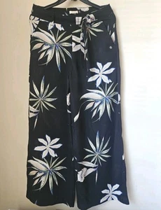 Sommerhose Damen ROXY Größe 4 Farbe schwarz mit Blumen - Bild 1 von 2